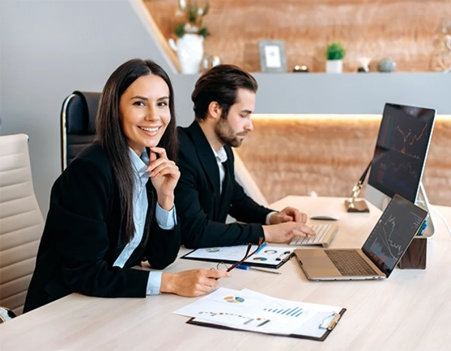Buying & Selling a Business Buying & Selling a Business